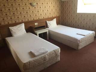 Отель Irish Hotel Шумен Просторный двухместный номер с 2 отдельными кроватями-2